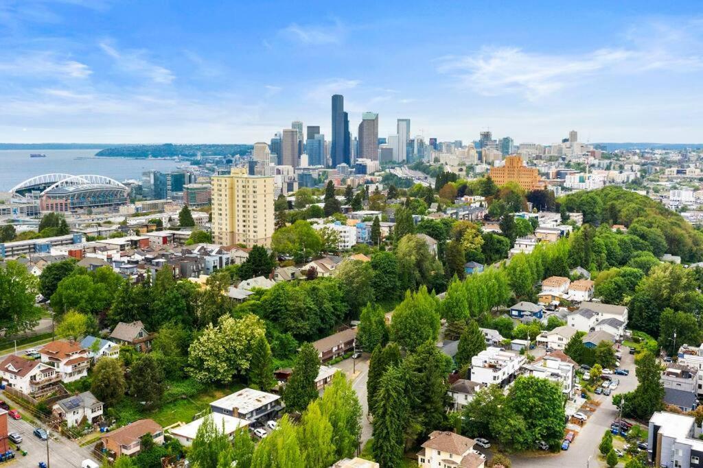 Hillside In Seattle - Updated And Well Appointed. Eksteriør billede